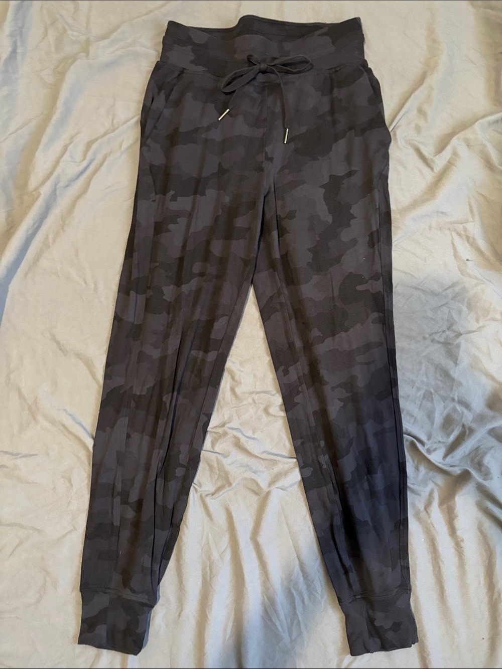 lululemon athletica Women's Dark Gray Camo Joggers